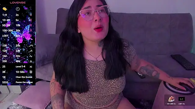 Snapshot of Curvybaddie99 chatting on March 25, 2026, 6:51 pm Curvybaddie99 online show from March 25, 2026, 6:51 pm