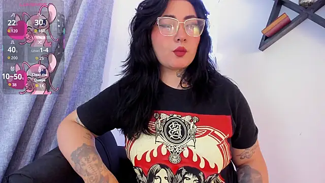 Snapshot of Curvybaddie99 chatting on November 12, 2025, 5:22 am Curvybaddie99 online show from November 12, 2025, 5:22 am