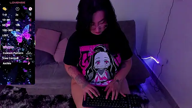 Snapshot of Curvybaddie99 chatting on March 24, 2026, 6:30 pm Curvybaddie99 online show from March 24, 2026, 6:30 pm