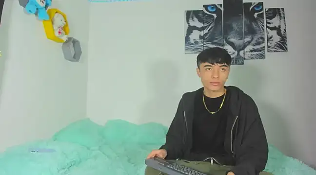 Snapshot of Maxxi_hot23 chatting on March 7, 2025, 3:18 pm Maxxi hot23 online show from March 7, 2025, 3:18 pm