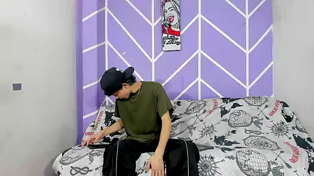 Snapshot of Maxxi_hot23 chatting on October 10, 2025, 7:47 pm Maxxi hot23 online show from October 10, 2025, 7:47 pm