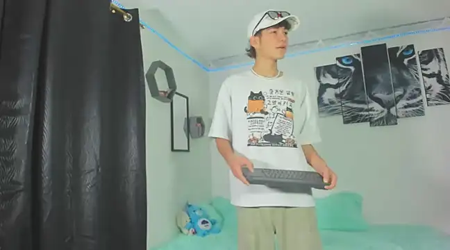 Snapshot of Maxxi_hot23 chatting on March 1, 2025, 1:43 am Maxxi hot23 online show from March 1, 2025, 1:43 am