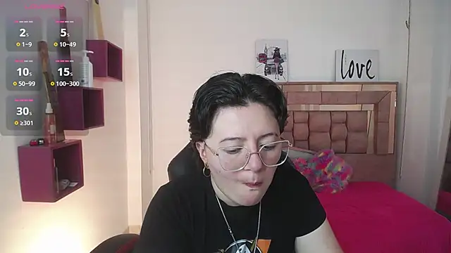 Snapshot of safyka chatting on November 25, 2025, 2:45 am safyka online show from November 25, 2025, 2:45 am