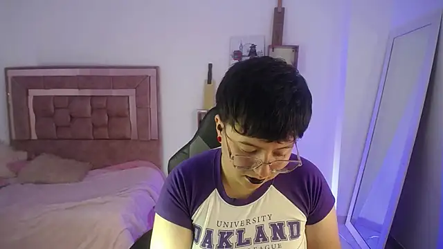 Snapshot of safyka chatting on February 13, 2026, 2:33 am safyka online show from February 13, 2026, 2:33 am