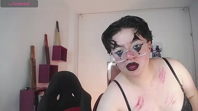 Snapshot of safyka chatting on October 31, 2025, 4:58 pm safyka online show from October 31, 2025, 4:58 pm