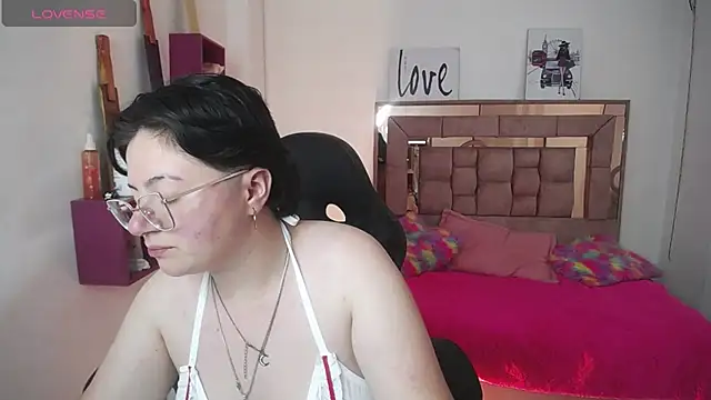 Snapshot of safyka chatting on November 10, 2025, 3:00 am safyka online show from November 10, 2025, 3:00 am