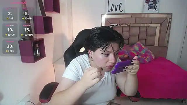 Snapshot of safyka chatting on October 27, 2025, 10:00 pm safyka online show from October 27, 2025, 10:00 pm