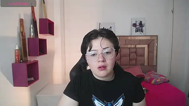 Snapshot of safyka chatting on November 12, 2025, 9:40 pm safyka online show from November 12, 2025, 9:40 pm