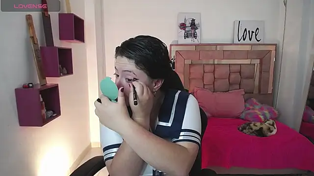 Snapshot of safyka chatting on November 28, 2025, 12:33 am safyka online show from November 28, 2025, 12:33 am