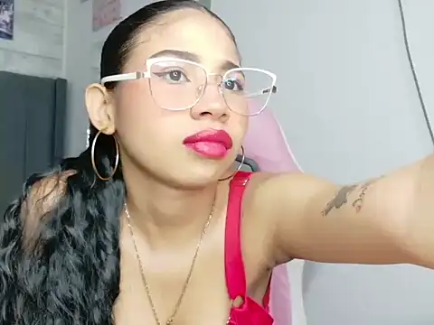 Snapshot of Aida_princess chatting on October 24, 2025, 11:15 pm Aida princess online show from October 24, 2025, 11:15 pm