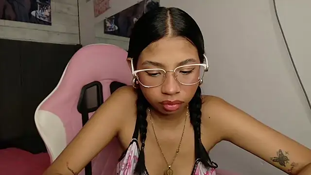 Snapshot of Aida_princess chatting on November 19, 2025, 11:16 pm Aida princess online show from November 19, 2025, 11:16 pm