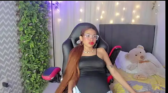 Snapshot of Aida_princess chatting on March 6, 2025, 7:47 am Aida princess online show from March 6, 2025, 7:47 am