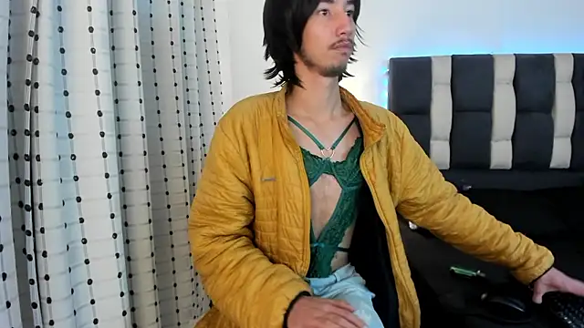 loverisu-coral online show from January 14, 2026, 11:19 pm