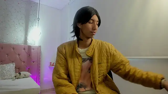 loverisu-coral online show from February 22, 2026, 9:27 pm