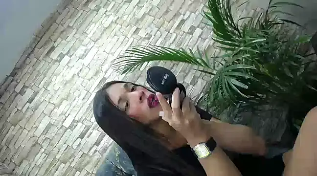 Snapshot of luisamny_sex19 chatting on March 14, 2025, 8:10 am luisamny sex19 online show from March 14, 2025, 8:10 am