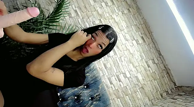 Snapshot of luisamny_sex19 chatting on March 1, 2025, 12:34 pm luisamny sex19 online show from March 1, 2025, 12:34 pm