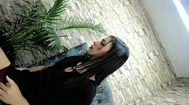 Snapshot of luisamny_sex19 chatting on March 1, 2025, 3:10 am luisamny sex19 online show from March 1, 2025, 3:10 am