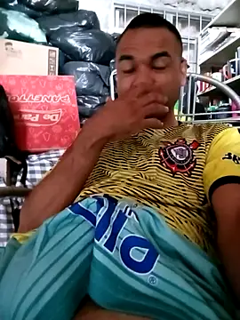 Snapshot of Poptrezegostoso chatting on February 1, 2026, 7:01 pm Poptrezegostoso online show from February 1, 2026, 7:01 pm