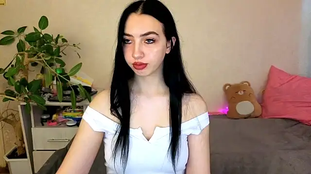 WildKittenX  online show from May 18, 2026, 5:23 am