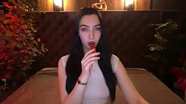WildKittenX  online show from May 6, 2026, 5:55 am