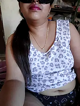 Snapshot of pallu_telgu_kannada chatting on February 5, 2026, 11:17 am pallu telgu kannada online show from February 5, 2026, 11:17 am