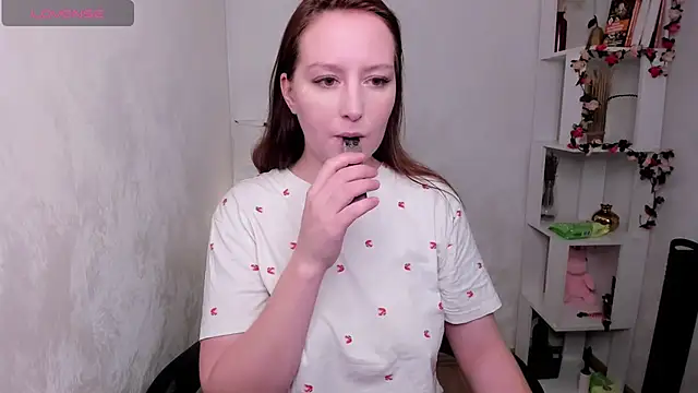 Snapshot of LinaFlawless chatting on October 14, 2025, 2:34 am LinaFlawless online show from October 14, 2025, 2:34 am