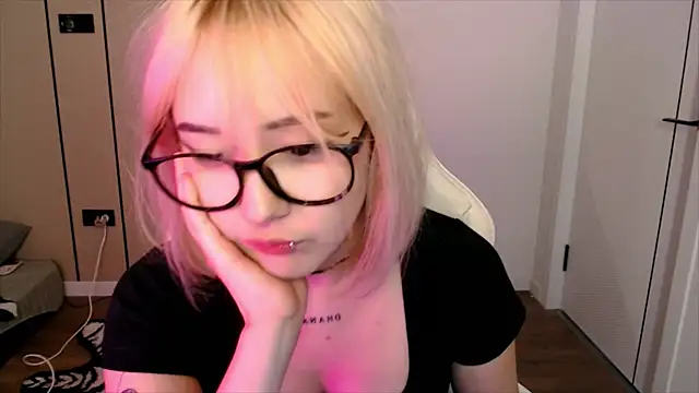ka00ru chan online show from July 21, 2026, 1:23 pm