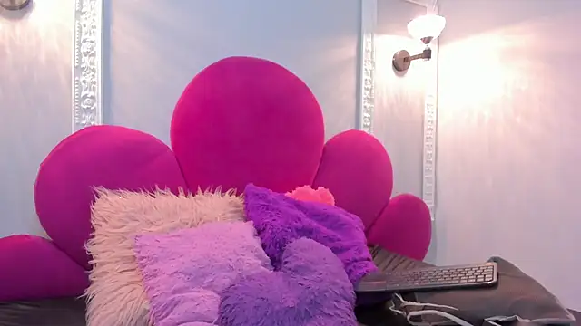 Snapshot of Bonniie_22 chatting on October 17, 2025, 5:15 pm Bonniie 22 online show from October 17, 2025, 5:15 pm