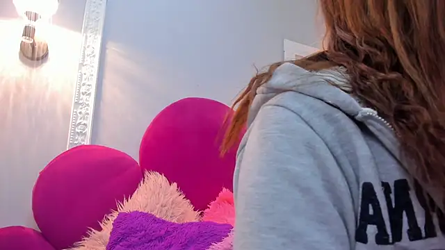 Snapshot of Bonniie_22 chatting on October 16, 2025, 1:19 pm Bonniie 22 online show from October 16, 2025, 1:19 pm