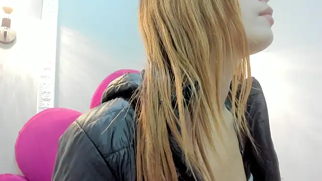 Bonniie 22 online show from February 7, 2026, 8:28 pm