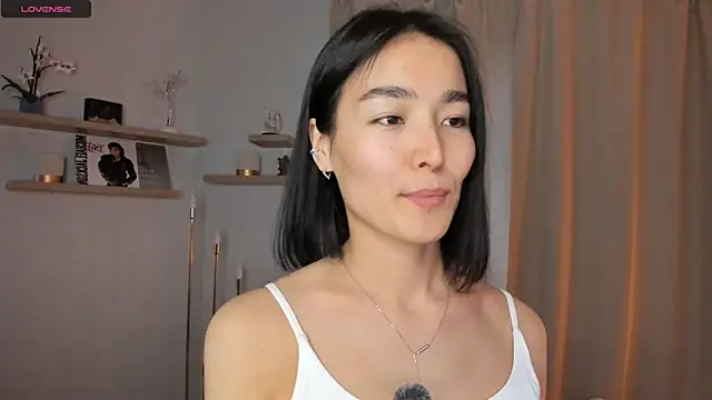 Snapshot of RanelDiva chatting on December 16, 2025, 8:51 am RanelDiva online show from December 16, 2025, 8:51 am