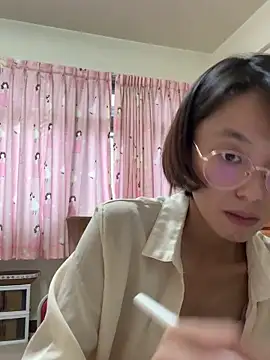 ladypaggy online show from November 4, 2025, 8:07 am