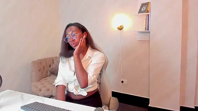 Snapshot of Qeen_blackk chatting on March 7, 2025, 4:00 pm Qeen blackk online show from March 7, 2025, 4:00 pm