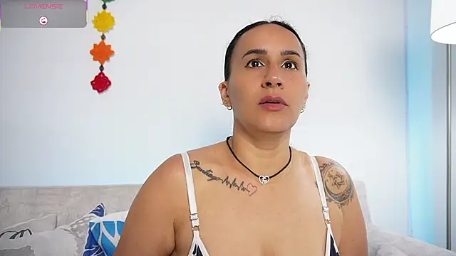 Snapshot of Sara_Charmy chatting on February 16, 2026, 10:58 am Sara Charmy online show from February 16, 2026, 10:58 am