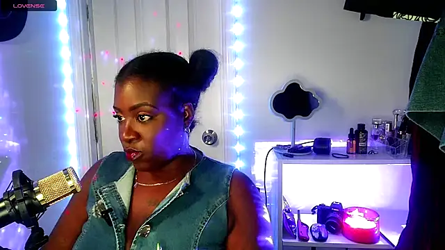 lovelyenigma365 online show from January 15, 2026, 5:11 am