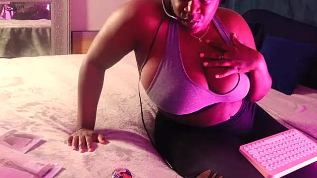 Snapshot of lovelyenigma365 chatting on March 14, 2025, 2:31 am lovelyenigma365 online show from March 14, 2025, 2:31 am