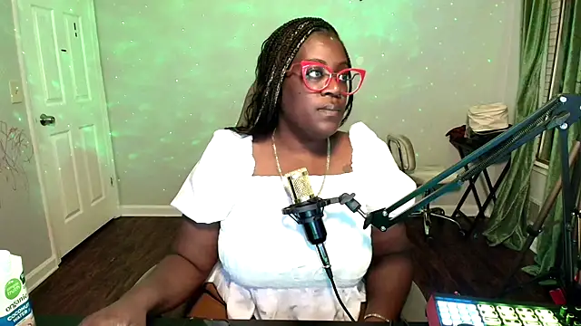 lovelyenigma365 online show from April 4, 2026, 4:30 am