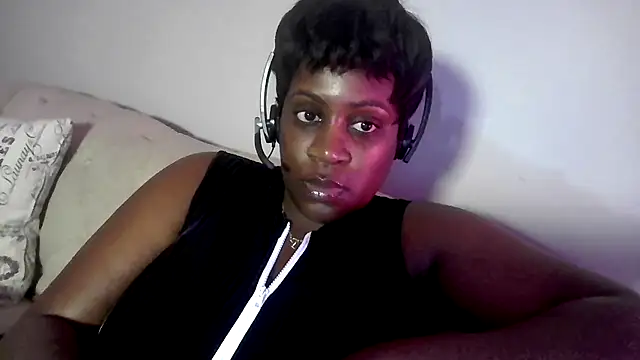 Snapshot of lovelyenigma365 chatting on February 28, 2025, 5:37 am lovelyenigma365 online show from February 28, 2025, 5:37 am