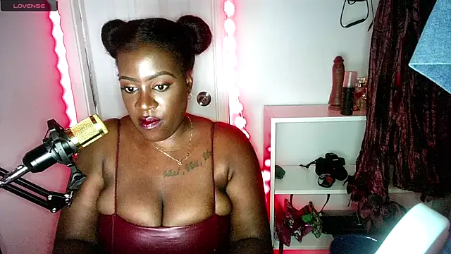 lovelyenigma365 online show from January 7, 2026, 5:12 am