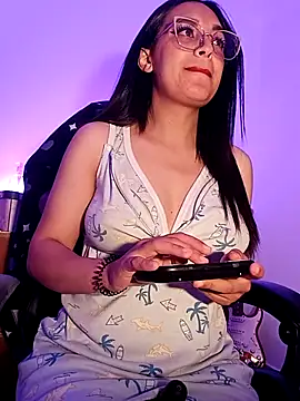 MiaStarts online show from April 21, 2026, 10:11 am