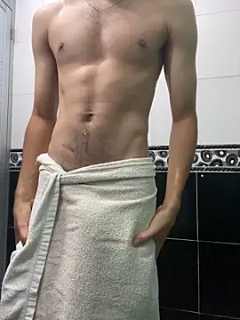 18 ALExxx online show from May 9, 2026, 2:37 am