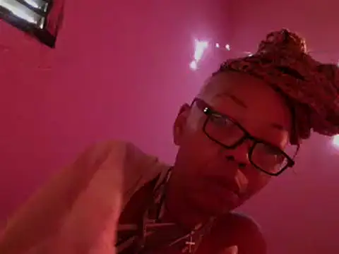 Snapshot of Ladyzee25 chatting on March 10, 2026, 11:14 am Ladyzee25 online show from March 10, 2026, 11:14 am