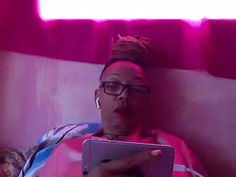 Snapshot of Ladyzee25 chatting on March 23, 2026, 11:54 am Ladyzee25 online show from March 23, 2026, 11:54 am