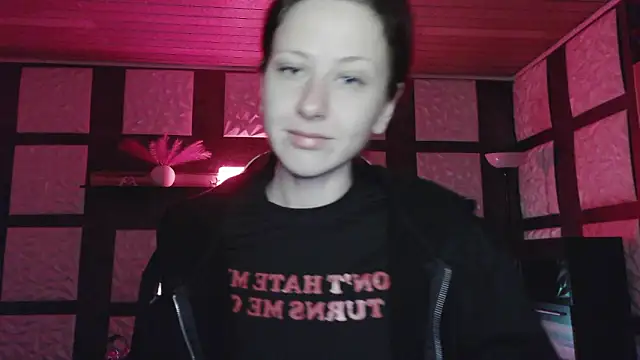 SweetSeraphine online show from October 5, 2025, 5:09 am