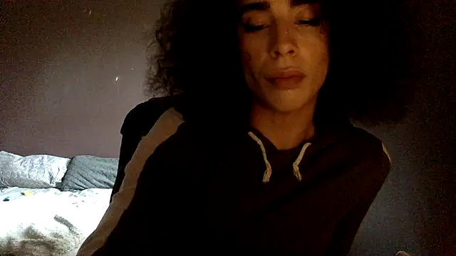 Snapshot of Naomishow33 chatting on March 19, 2025, 5:06 pm Naomishow33 online show from March 19, 2025, 5:06 pm