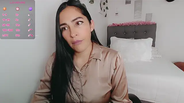 Snapshot of luna_lgomez_ chatting on January 14, 2026, 5:38 pm luna lgomez online show from January 14, 2026, 5:38 pm