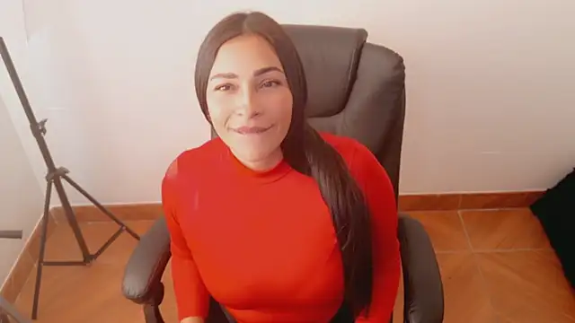 Snapshot of luna_lgomez_ chatting on May 12, 2026, 6:25 pm luna lgomez online show from May 12, 2026, 6:25 pm