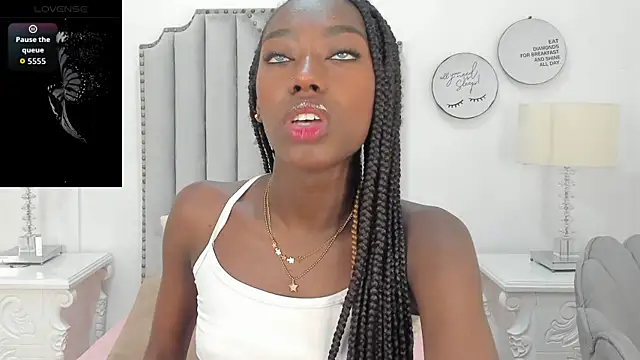 SamantaMarquez online show from November 19, 2025, 8:20 pm