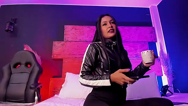 Fernanda liie  online show from March 10, 2025, 12:17 pm