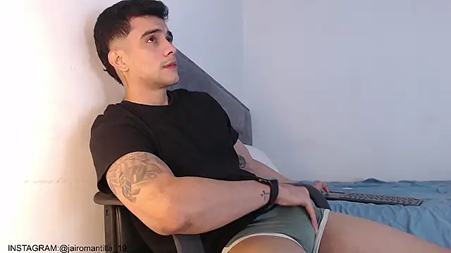 Snapshot of adam_levis17 chatting on February 7, 2026, 4:31 am adam levis17 online show from February 7, 2026, 4:31 am